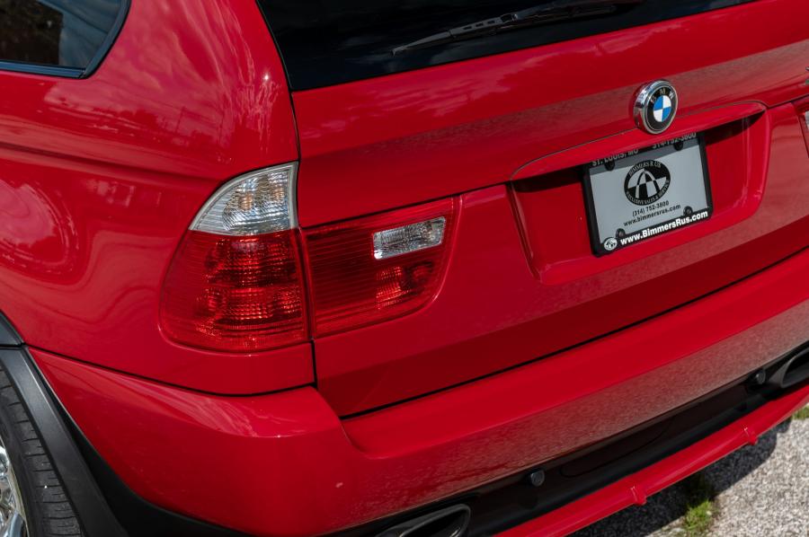 Детали экстерьера BMW X5 4.8is (E53) 2004 года  (NA) (фото 23 из 104)